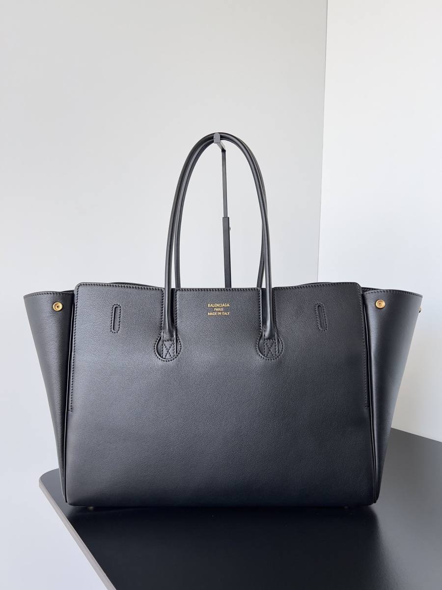 Balenciaga_BelAir_Medium_BlackGold_37x28x17cm_89B5