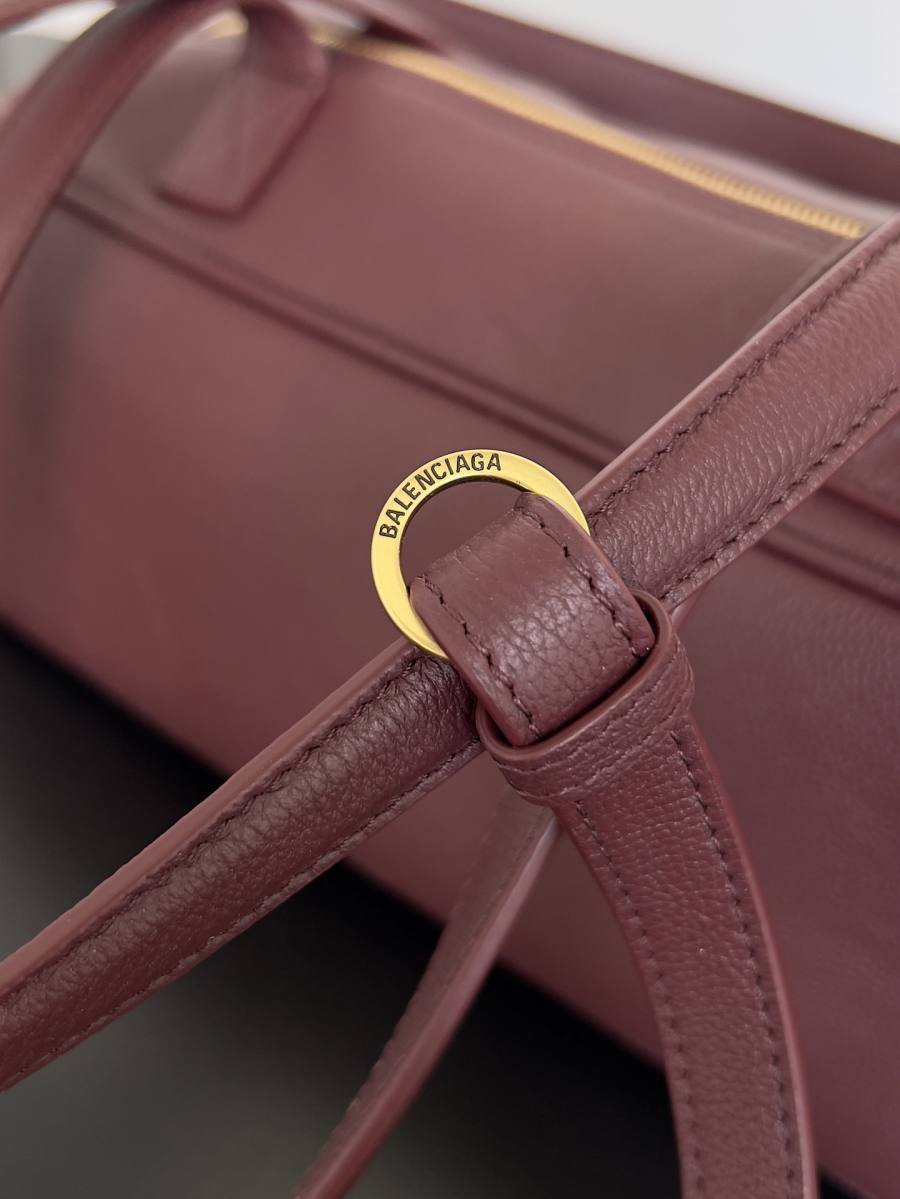 Balenciaga_Carrie_Medium_36x19x16cm_5B4E