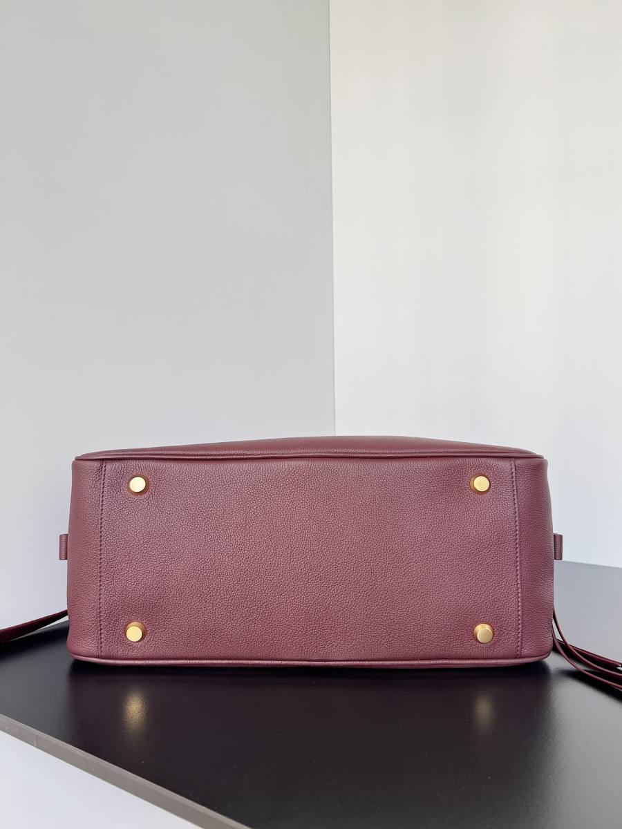 Balenciaga_Carrie_Medium_36x19x16cm_ABDE