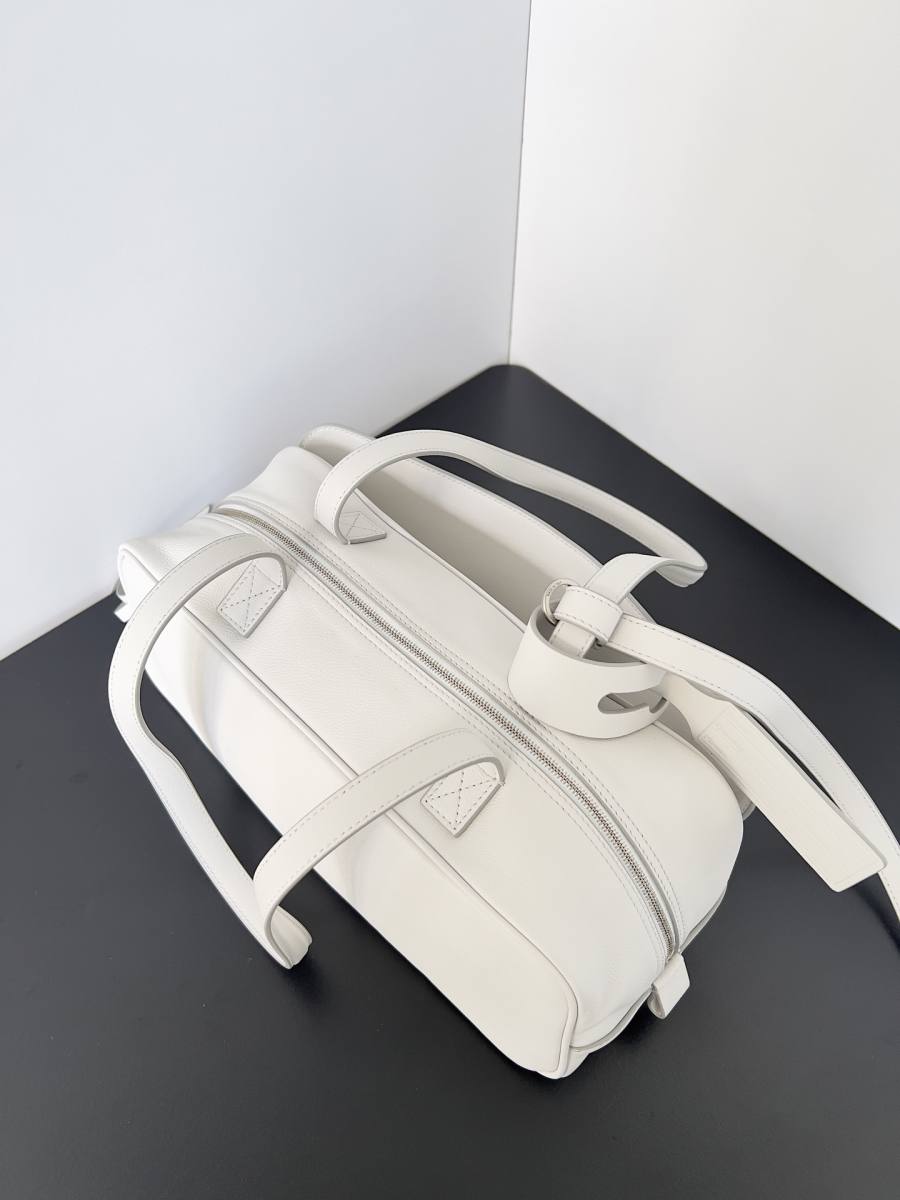 Balenciaga_Carrie_Medium_36x19x16cm_ACE7