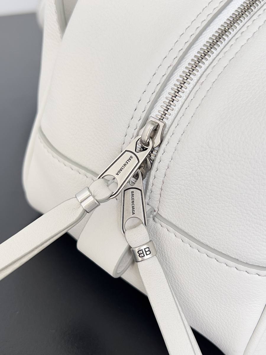 Balenciaga_Carrie_Medium_36x19x16cm_ACE7