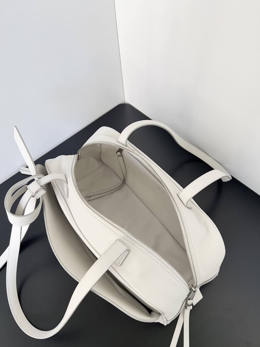 Balenciaga_Carrie_Medium_36x19x16cm_ACE7