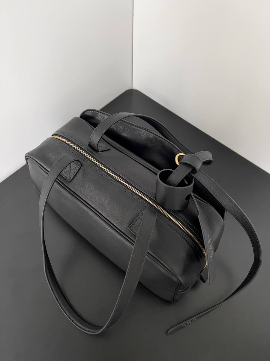 Balenciaga_Carrie_Medium_36x19x16cm_E478