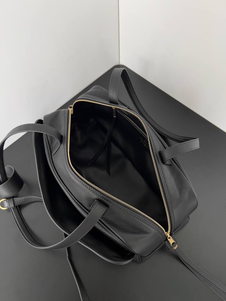 Balenciaga_Carrie_Medium_36x19x16cm_E478