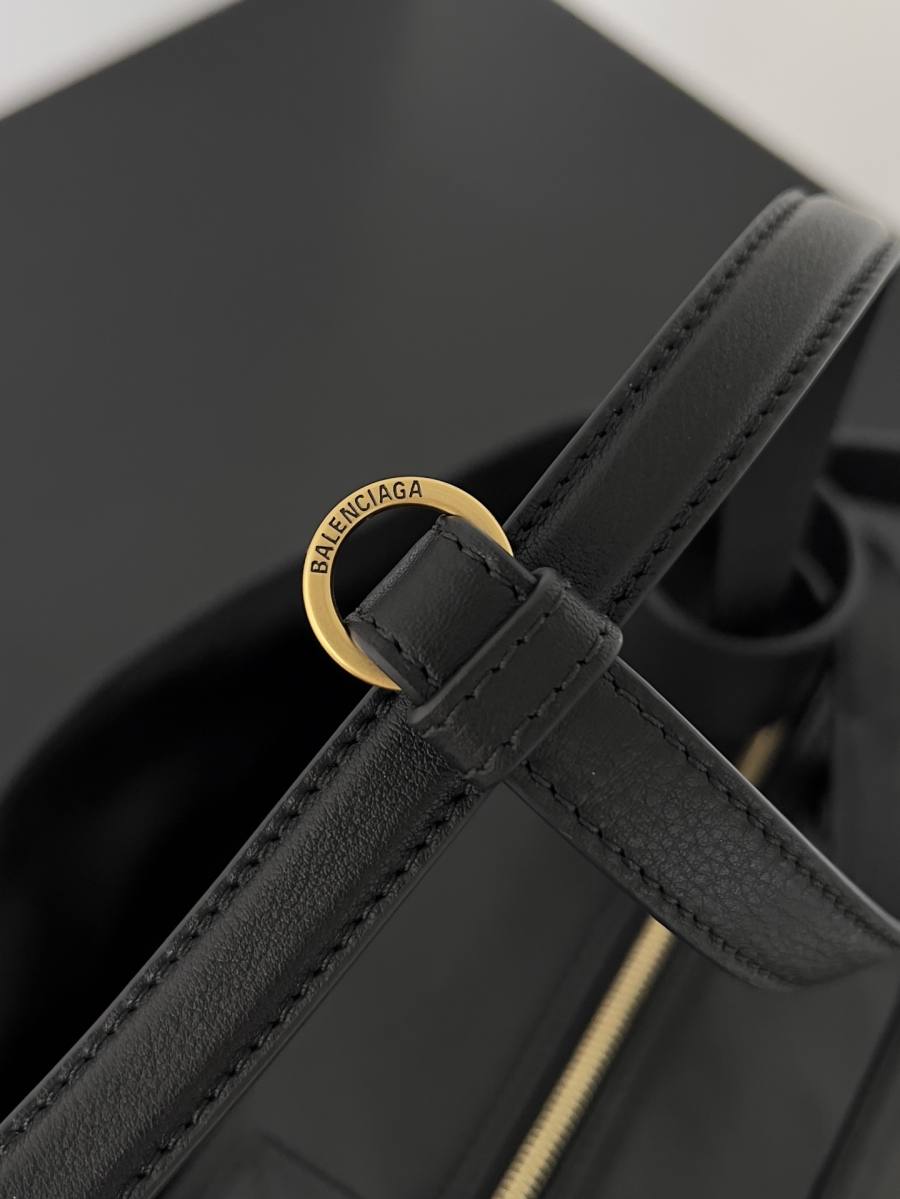 Balenciaga_Carrie_Medium_36x19x16cm_E478