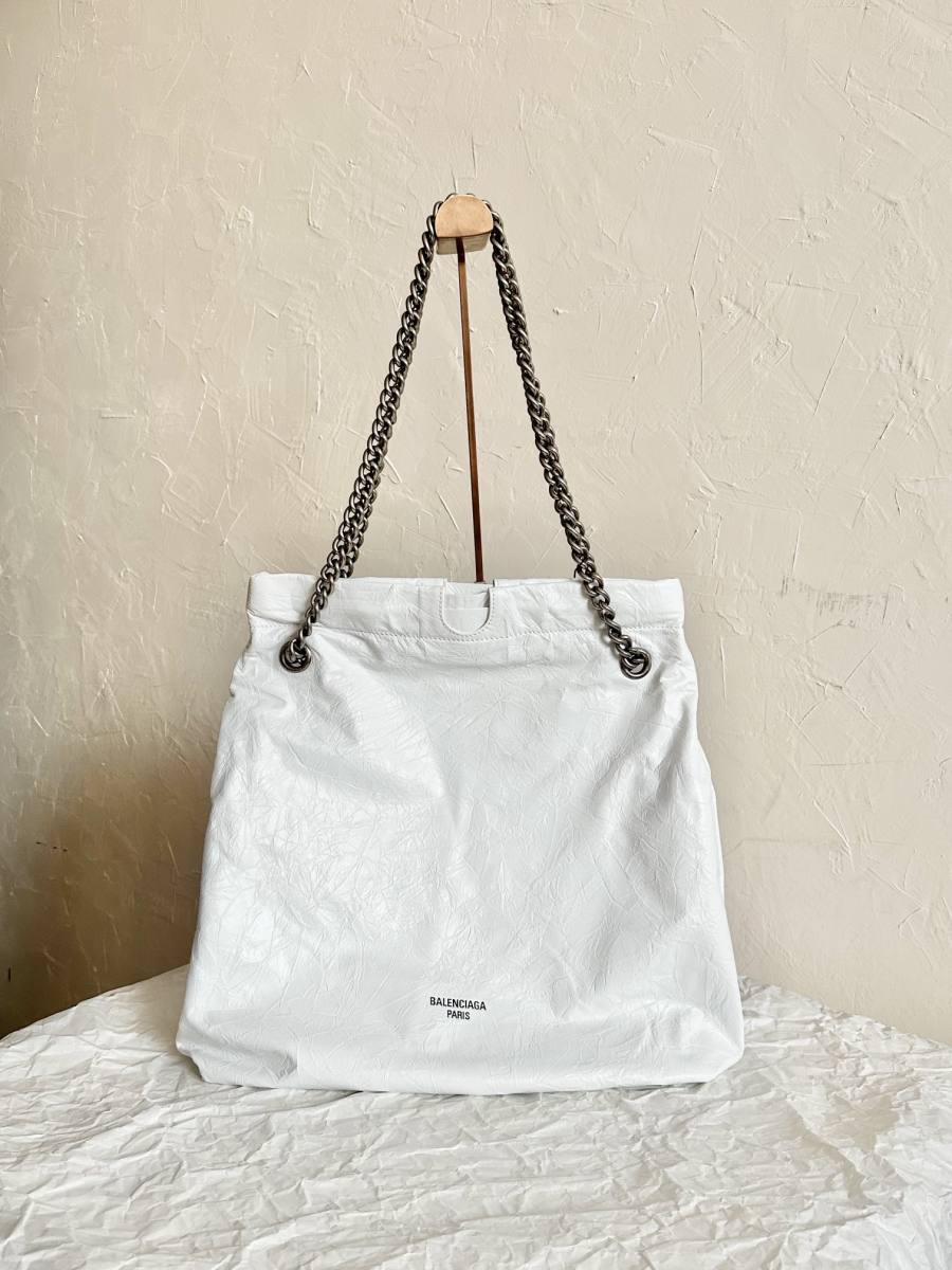 Balenciaga_Crush_Clutch_WhiteSilver_20x12x4cm_71B4