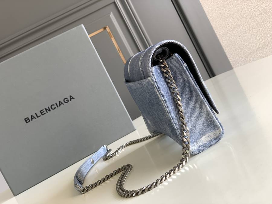 Balenciaga_HackerProject_26x16x8cm_A567