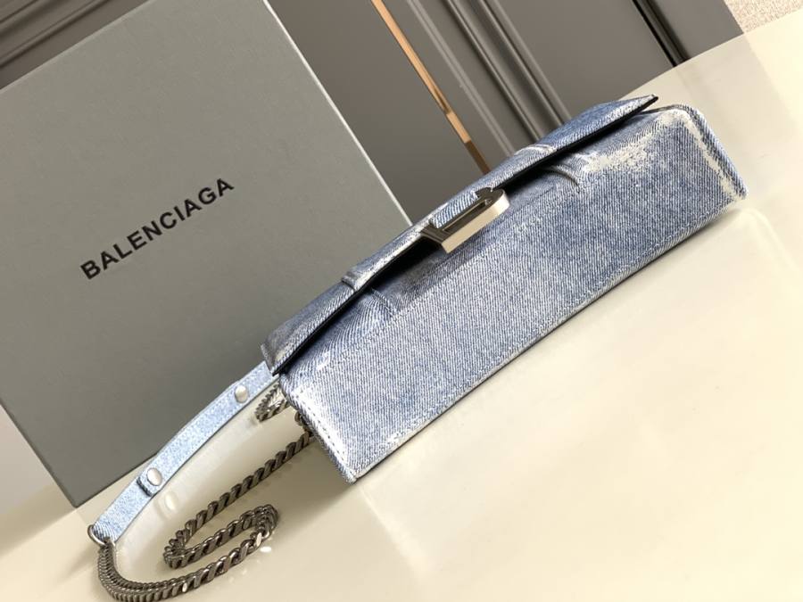 Balenciaga_HackerProject_26x16x8cm_A567