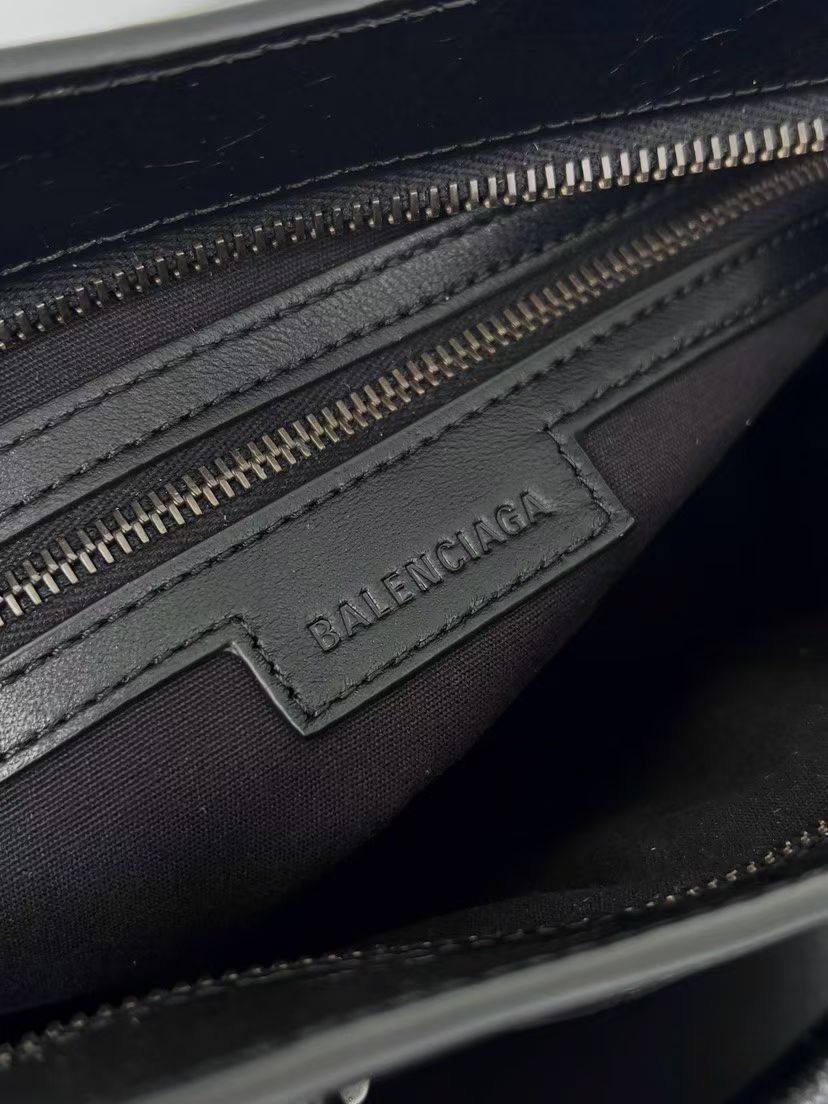 Balenciaga_LeCity_Small_30x19x10cm_E321