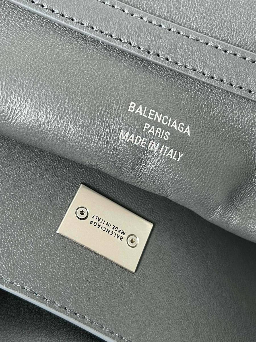 Balenciaga_Rodeo_Large_40x30x13cm_AB27