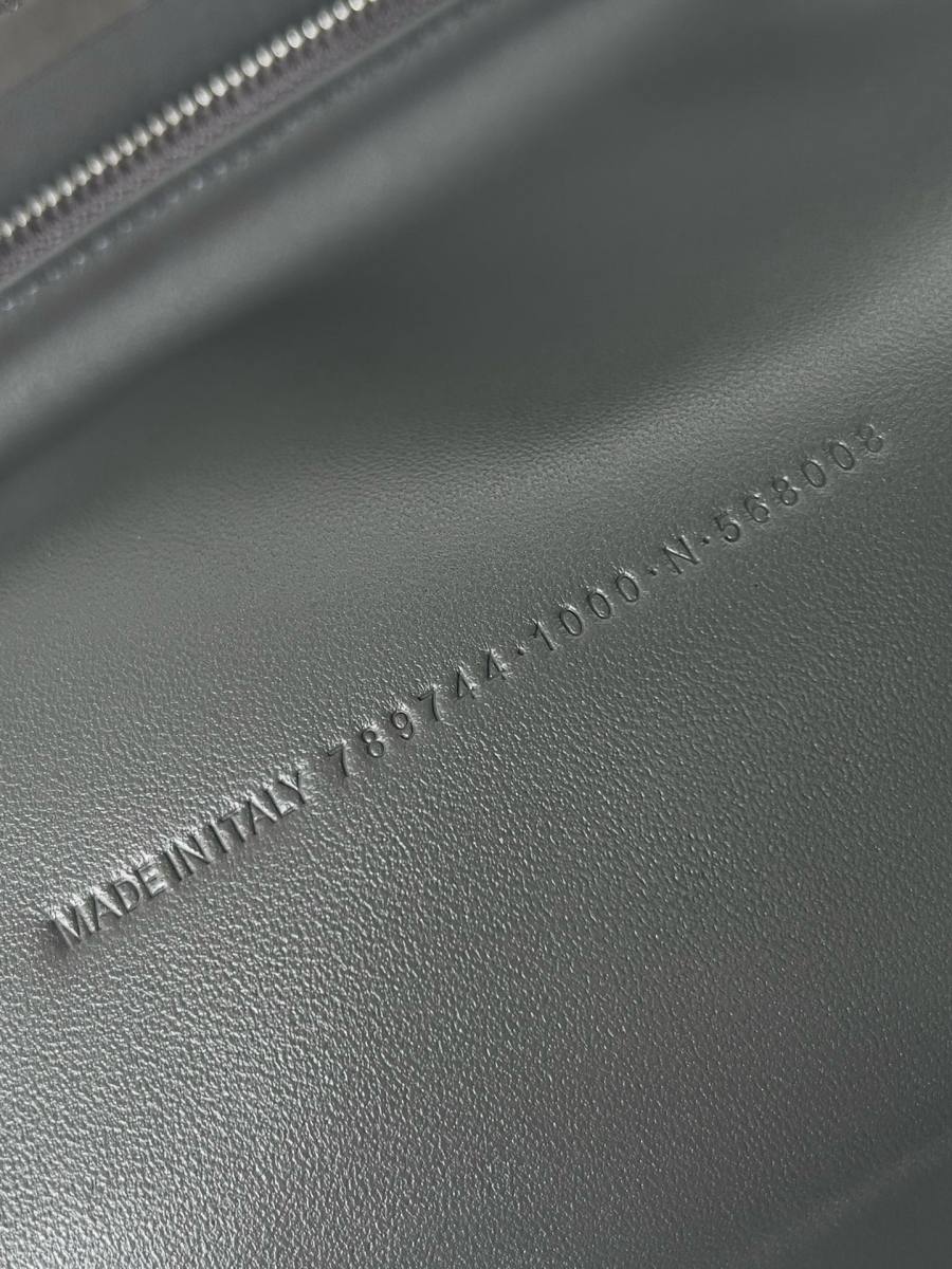 Balenciaga_Rodeo_Large_40x30x13cm_AB27