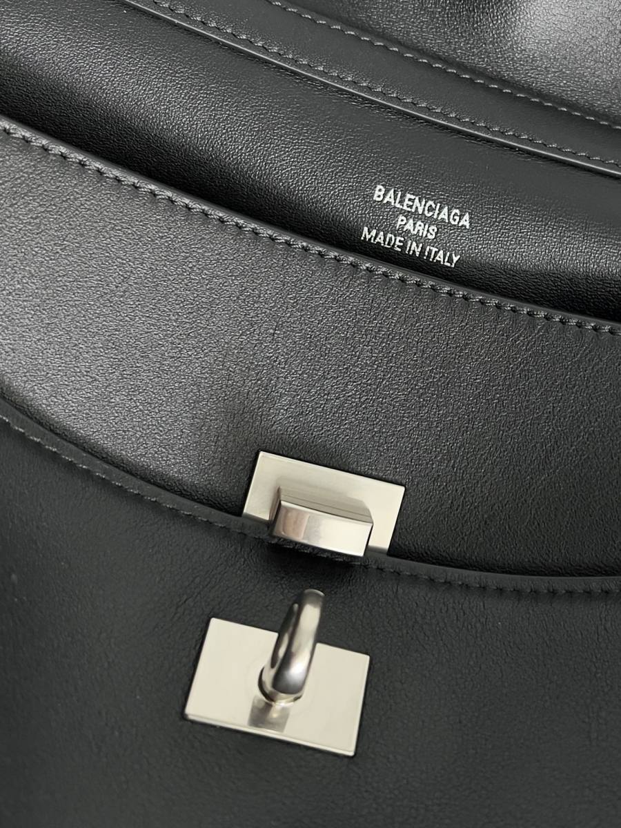 Balenciaga_Rodeo_Small_27x20x10cm_02F2