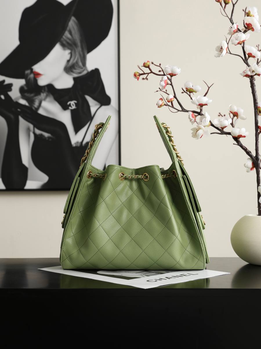Chanel 25C Cruising Show Tote 26 x 30 x 14 877B