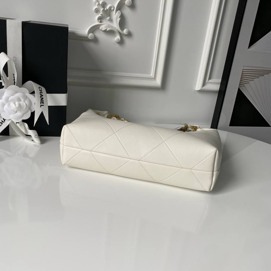 Chanel 25K Hippie Hobo Mini AS5837 20 x 16 x 8 2D13