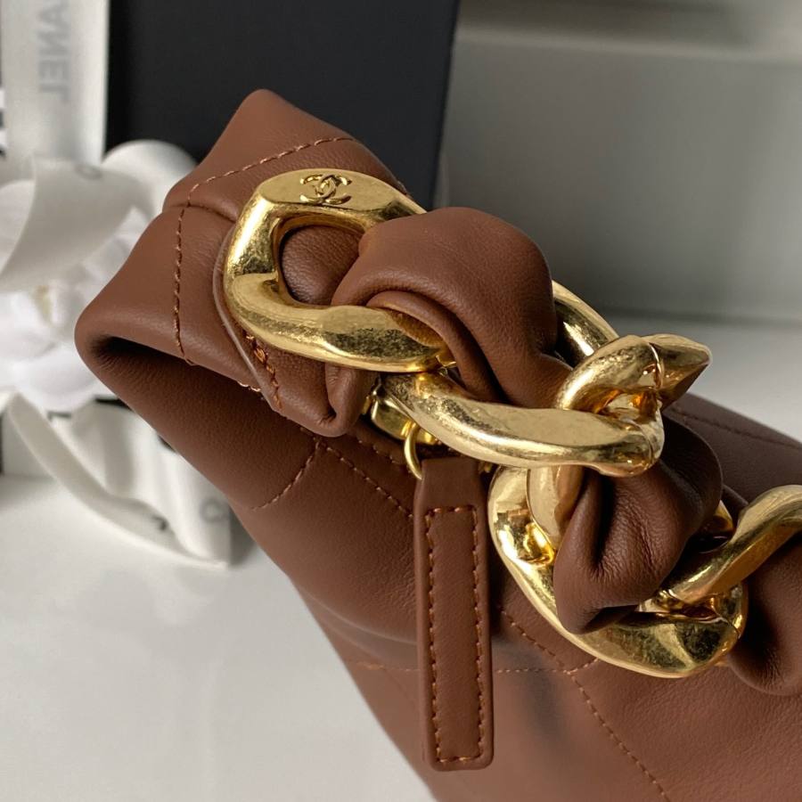 Chanel 25K Hippie Hobo Mini AS5837 20 x 16 x 8 C0EB