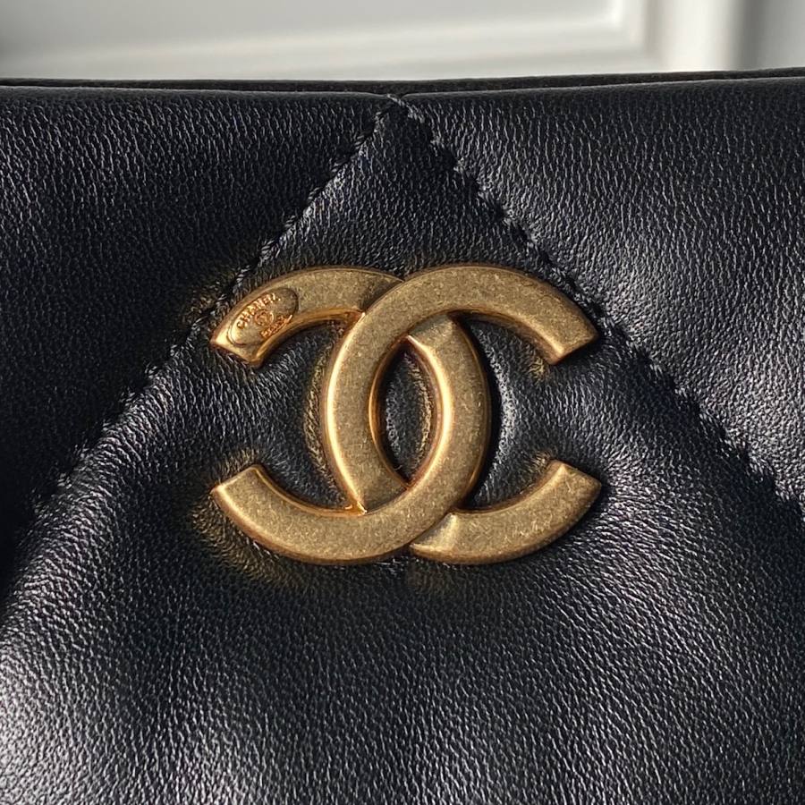 Chanel 25K Shopping Tote AS5740 35 x 28 x 12 82ED