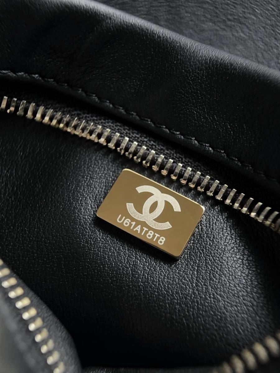 Chanel 26A Baguette 28 x 14 x 8 5F9F