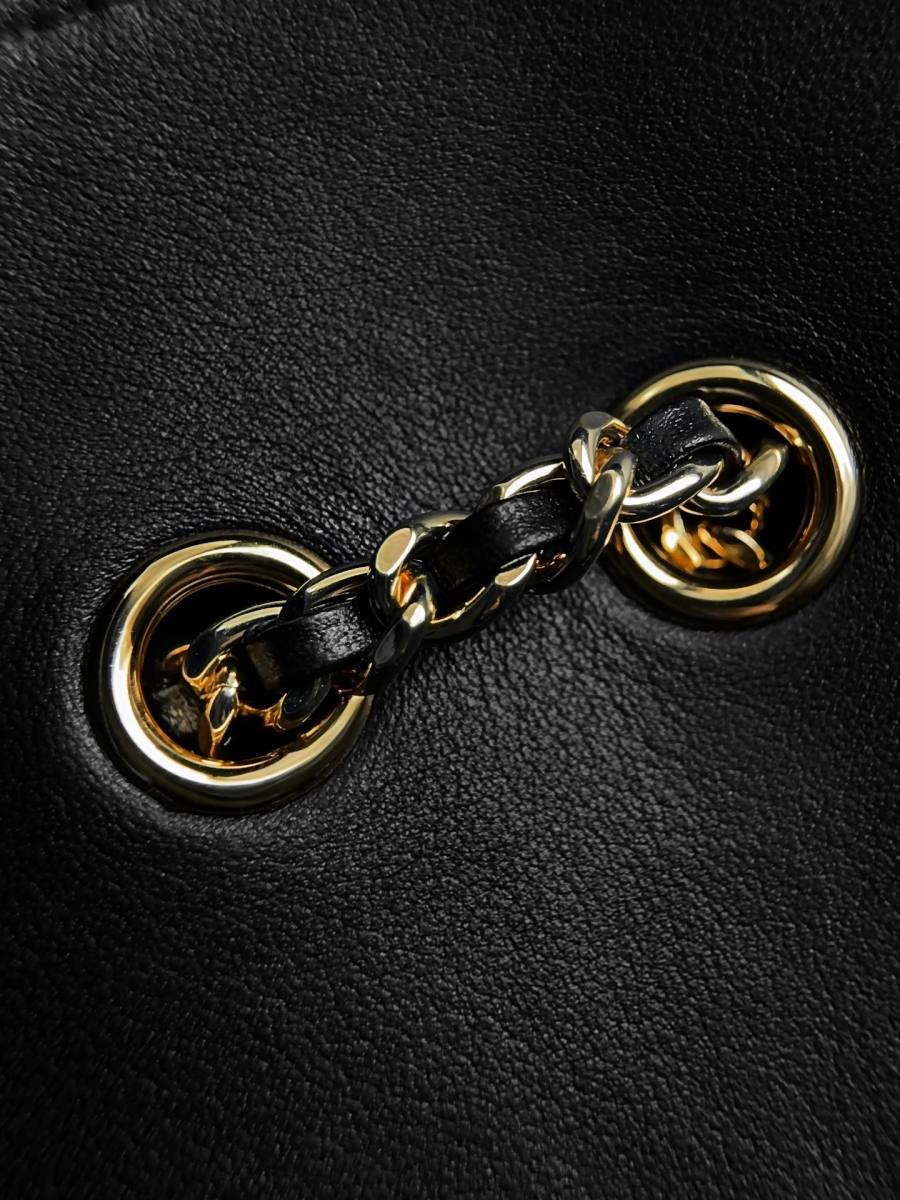 Chanel 26A Baguette 28 x 14 x 8 5F9F