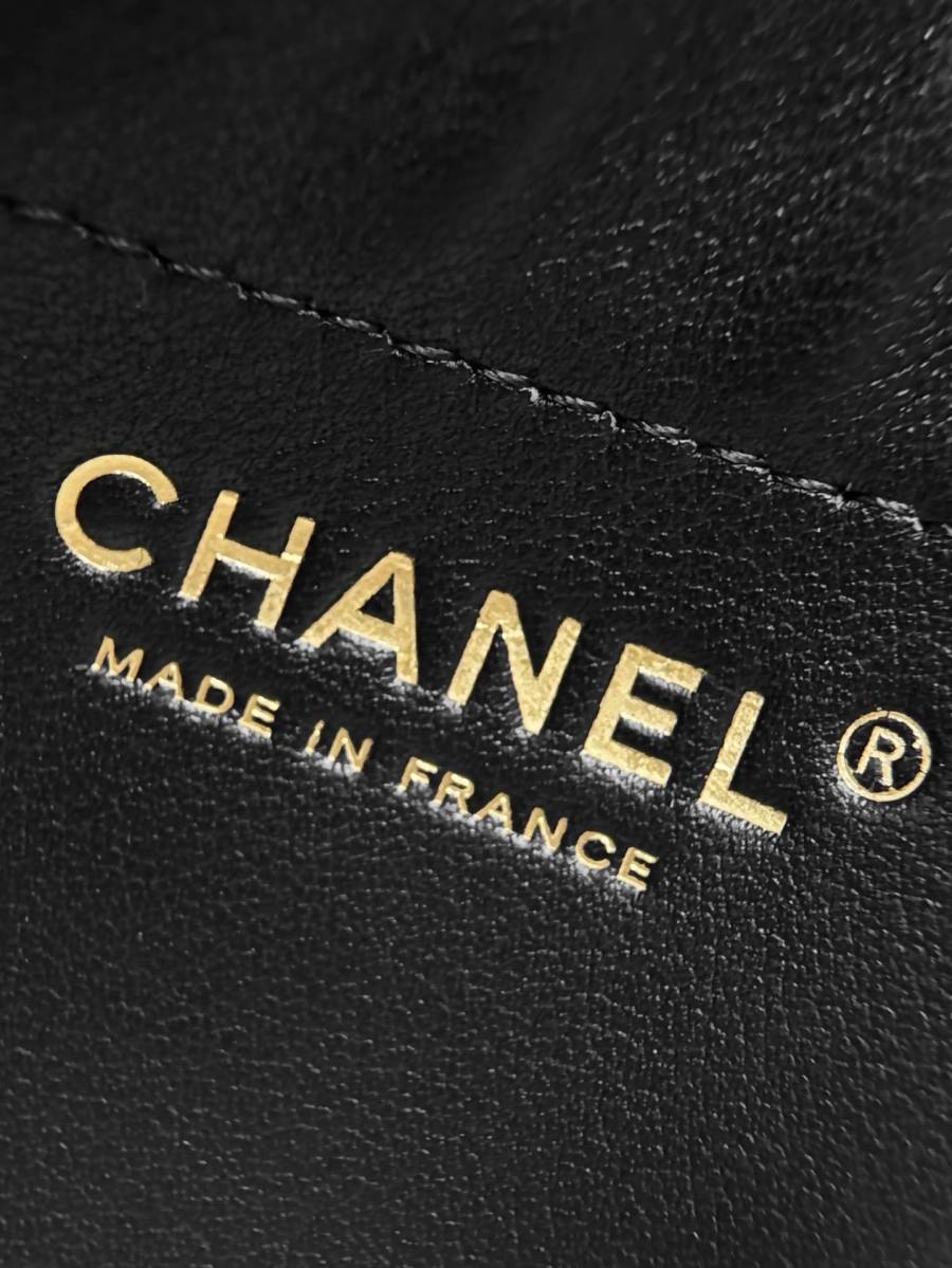 Chanel 26A Baguette 28 x 14 x 8 5F9F