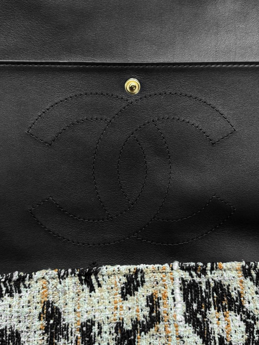 Chanel 26A Baguette 28 x 14 x 8 743E