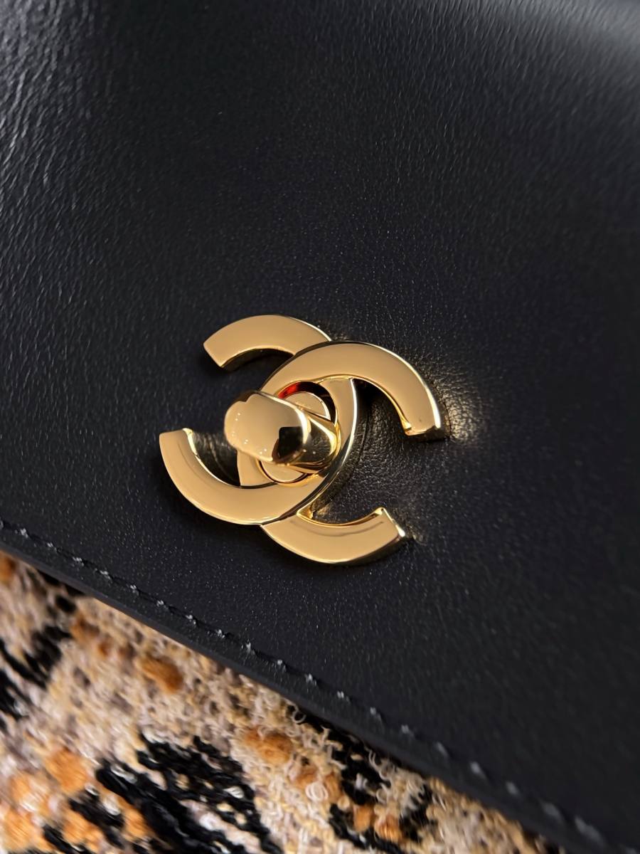 Chanel 26A Baguette 28 x 14 x 8 D0F1