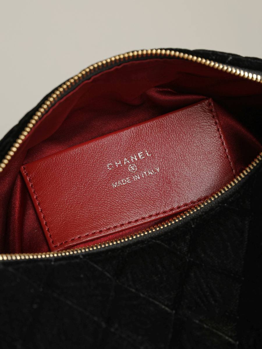 Chanel 26A Bowling Bag 31 x 20 x 14 0206