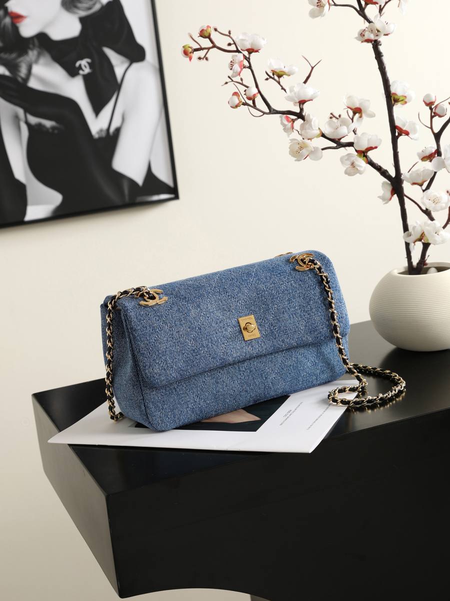 Chanel 26A Denim Flap 15 x 25 x 8 5539