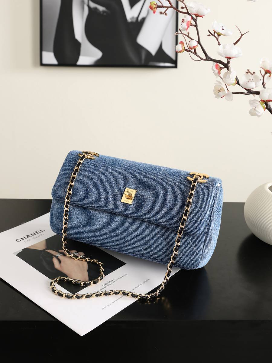 Chanel 26A Denim Flap 15 x 25 x 8 5539