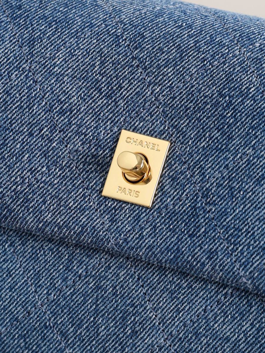 Chanel 26A Denim Flap 15 x 25 x 8 5539