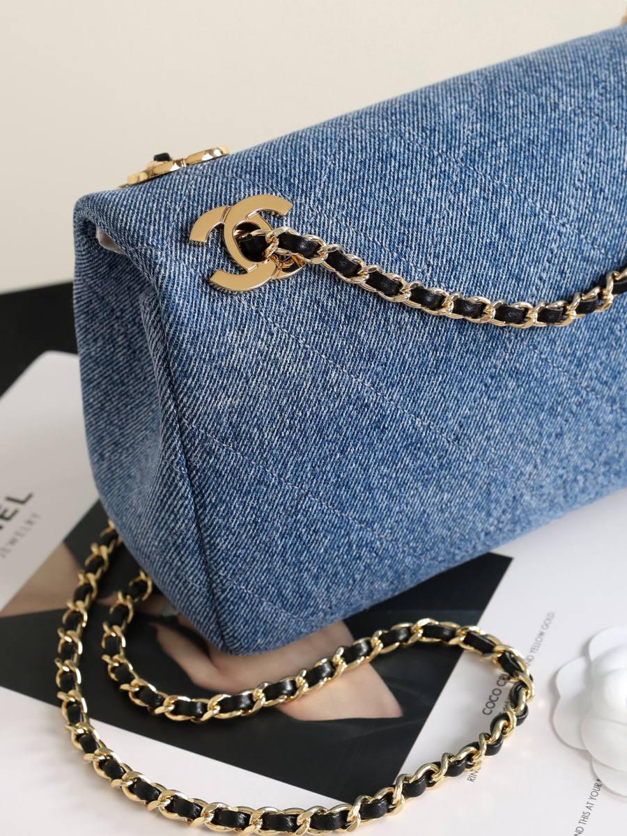 Chanel 26A Denim Flap 15 x 25 x 8 5539