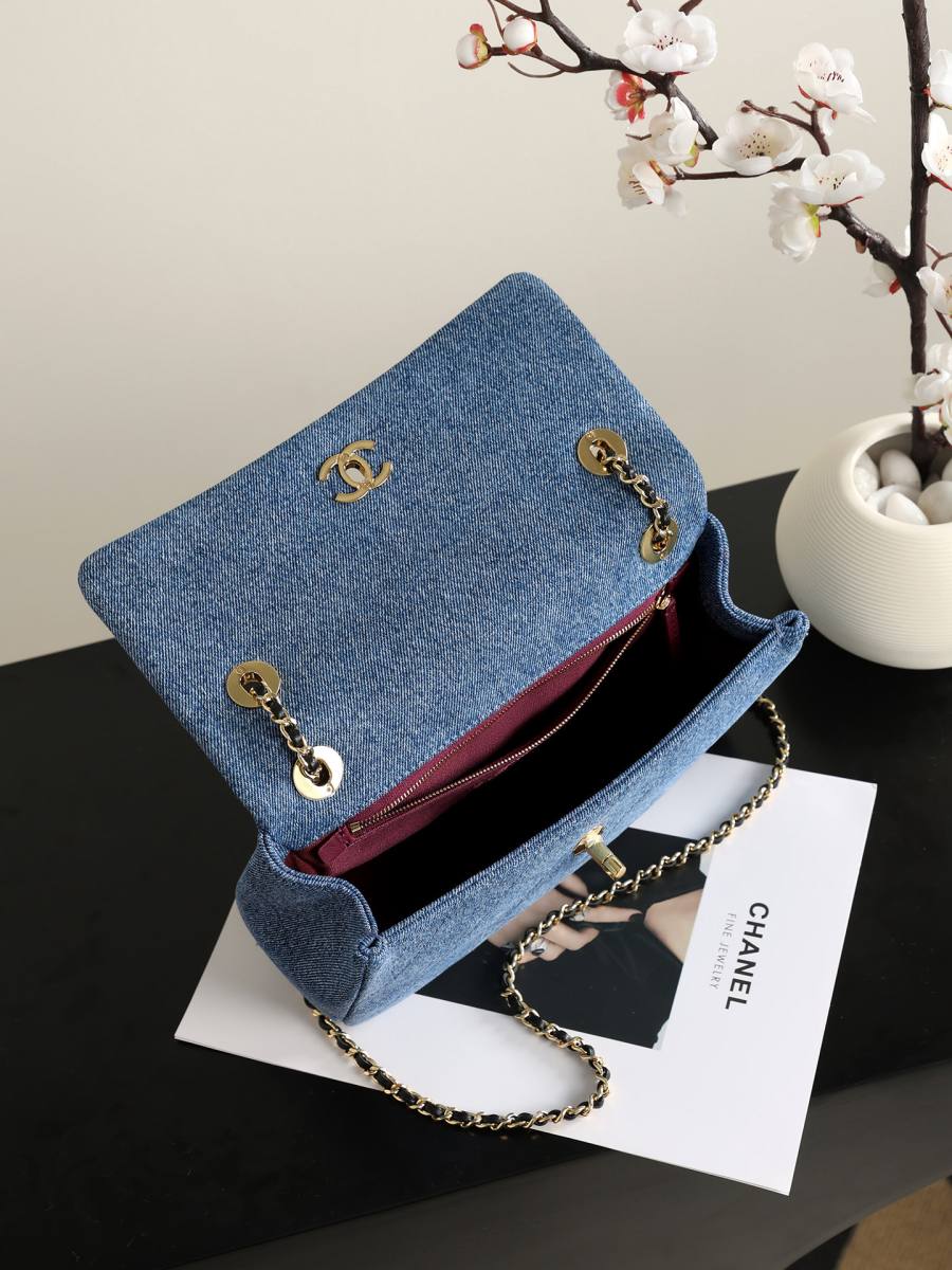 Chanel 26A Denim Flap 15 x 25 x 8 5539