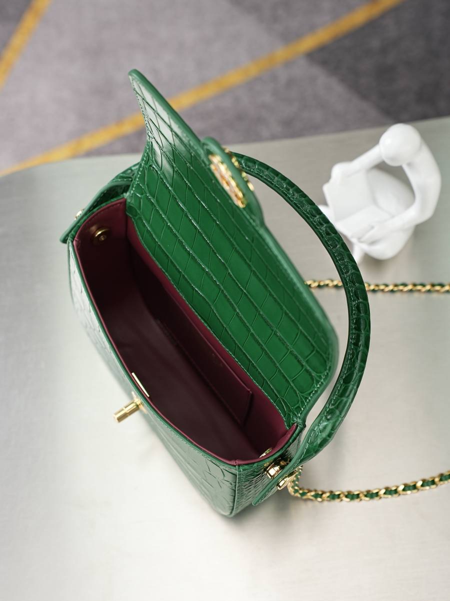 Chanel 26A Handle Flap 20 x 14 x 8 CF0D