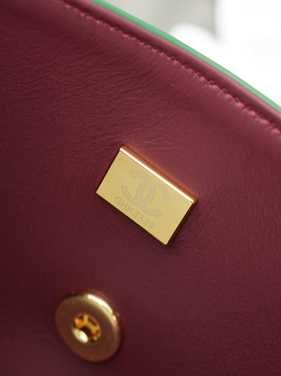 Chanel 26A Handle Flap 20 x 14 x 8 CF0D