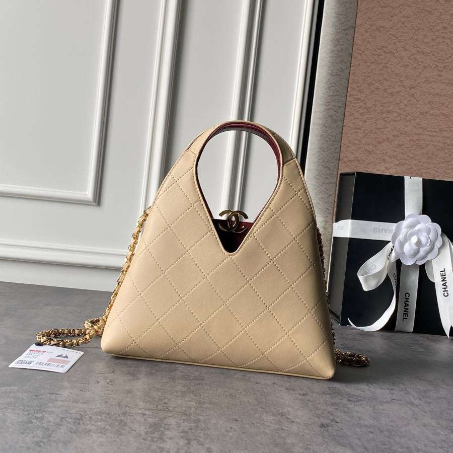 Chanel 26A Hobo AS6392 24 x 16 x 8 C5E6