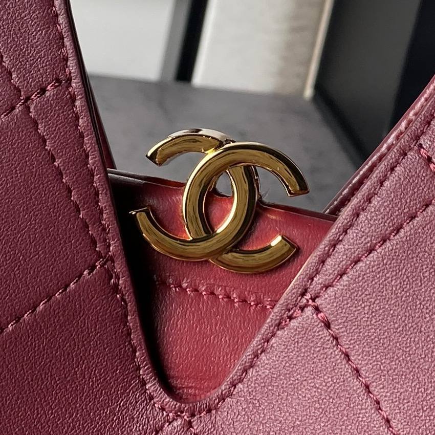 Chanel 26A Hobo AS6392 24 x 16 x 8 C8CD