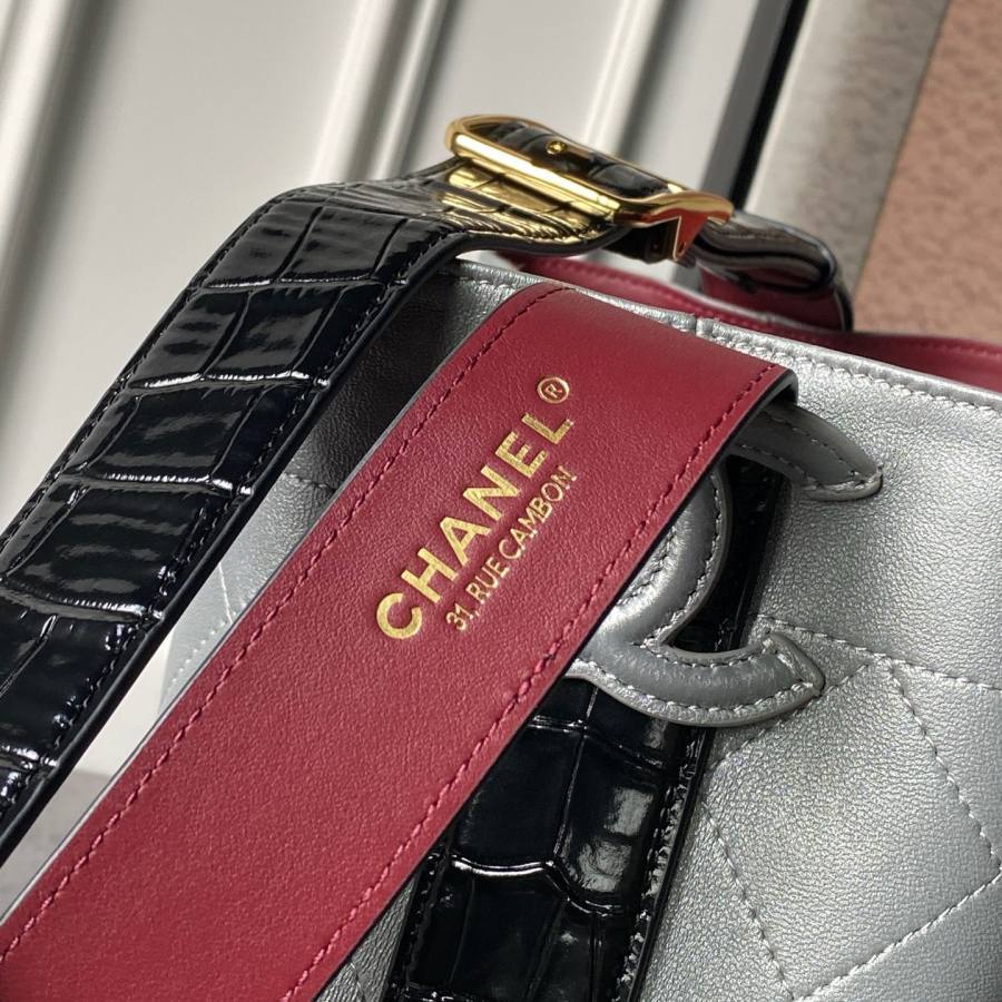 Chanel 26B Bucket Large AS6584 24 x 22 x 16 18DE