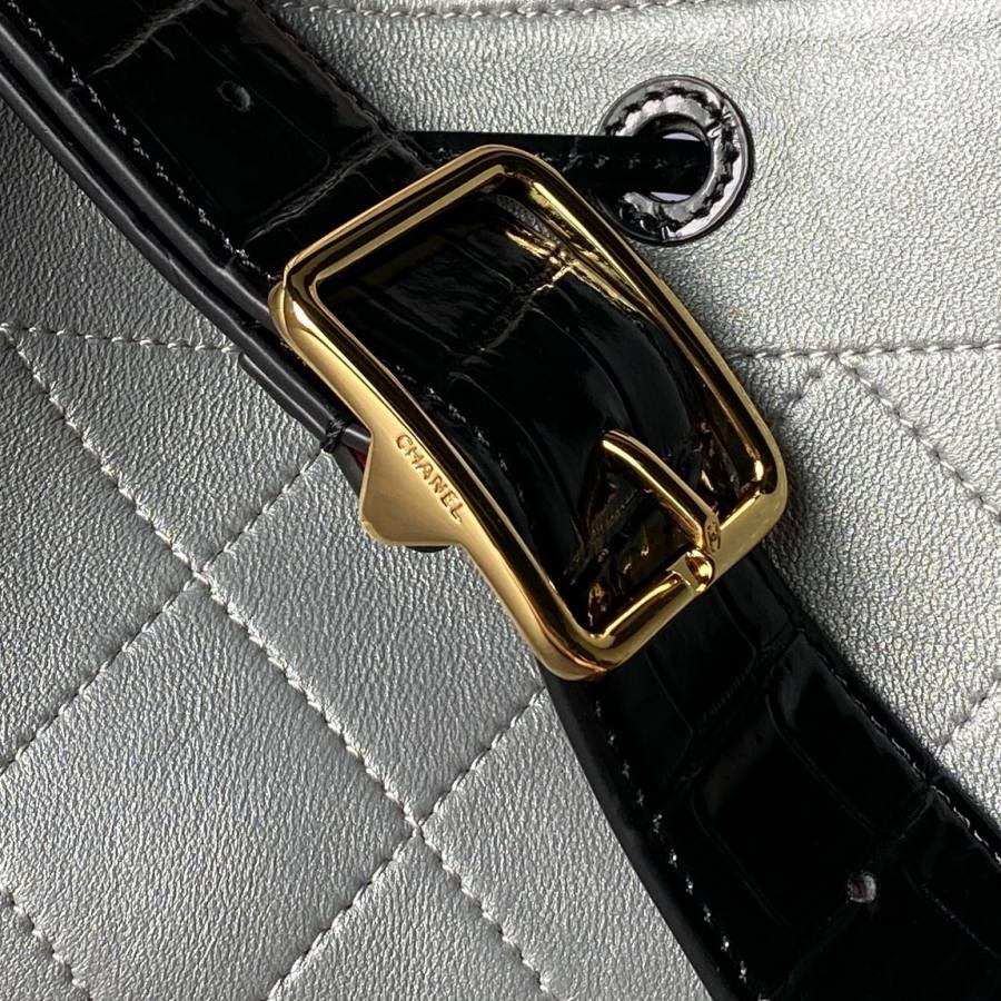 Chanel 26B Bucket Large AS6584 24 x 22 x 16 18DE