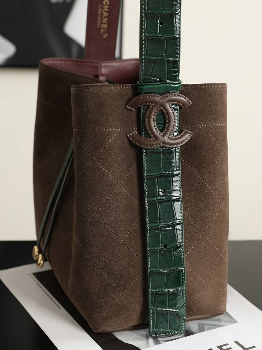 Chanel 26B Bucket Large AS6584 24 x 22 x 16 E7CA