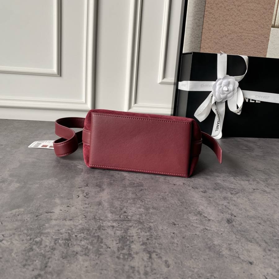 Chanel 26B Bucket Small AS6537 18 x 16 x 12 FD27