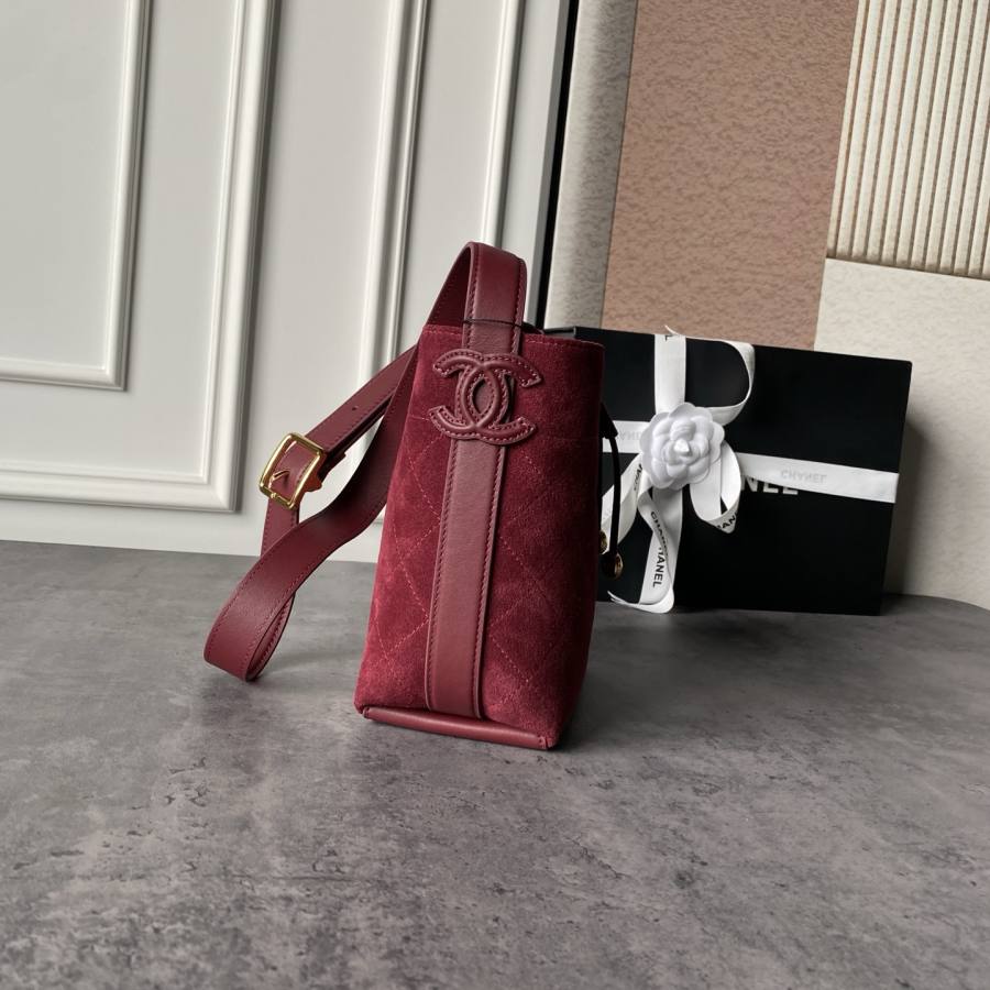 Chanel 26B Bucket Small AS6537 18 x 16 x 12 FD27
