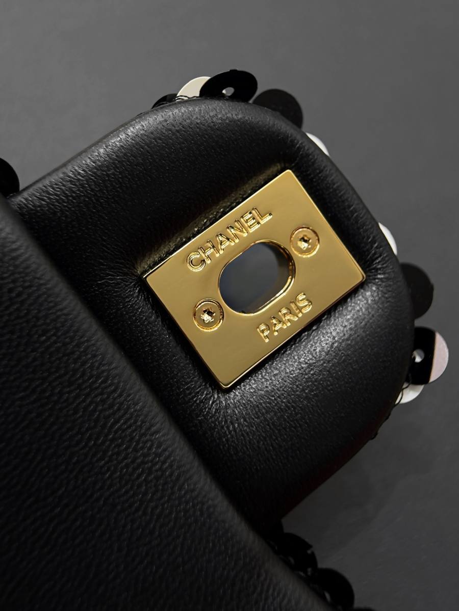 Chanel 26B Classic Flap 25.5 x 16 x 7 DC3A