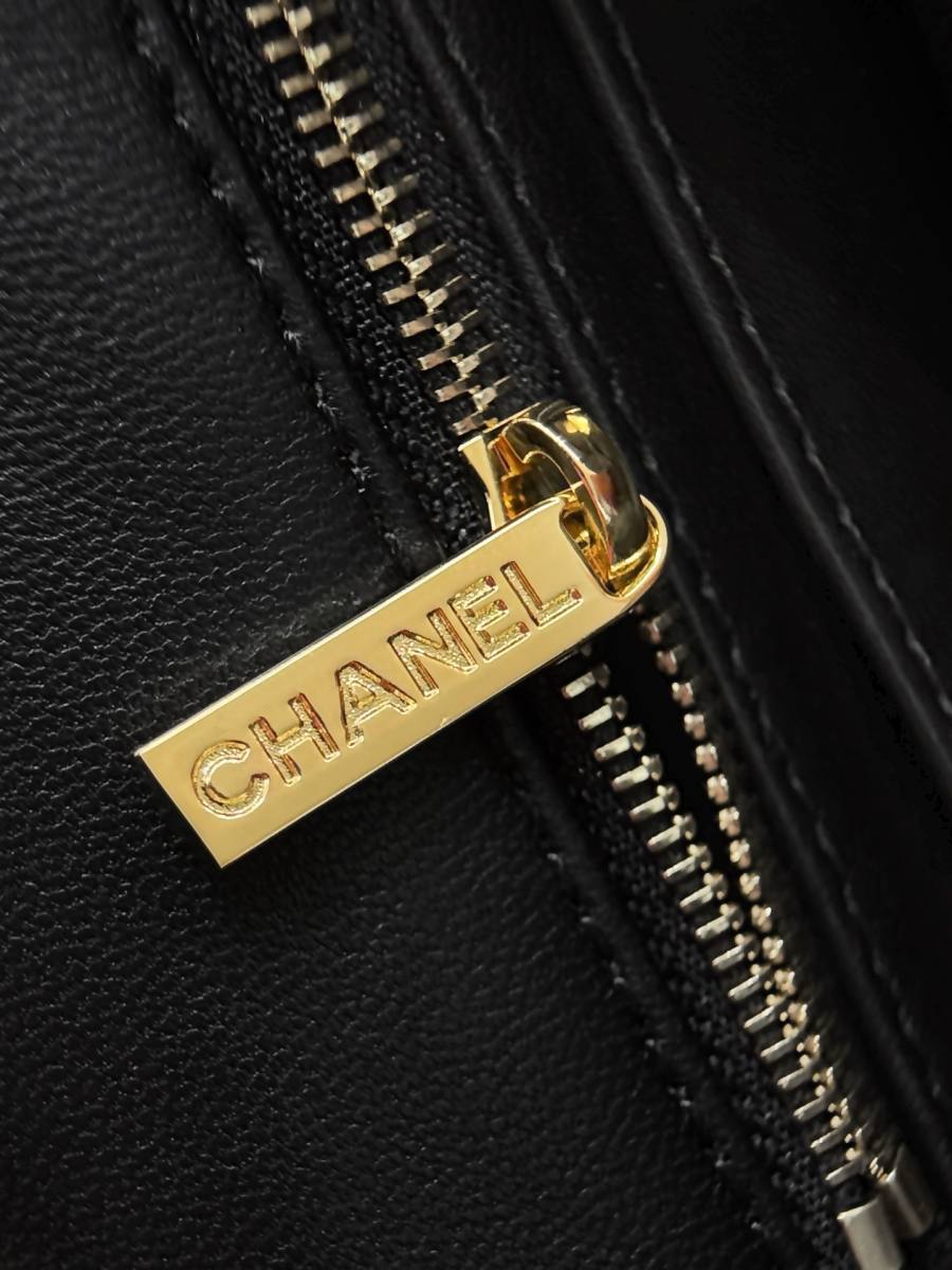 Chanel 26B Classic Flap 25.5 x 16 x 7 DC3A