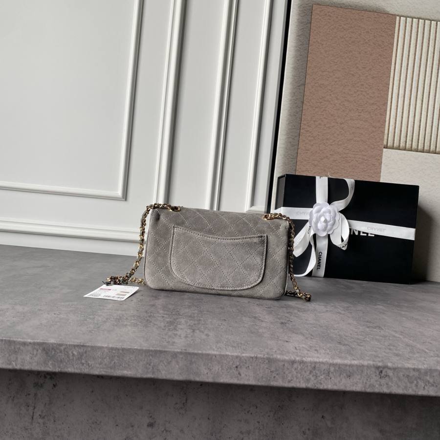 Chanel 26B Classic Flap Maxi Mini AS6626 20 x 13 x 6 A2B0