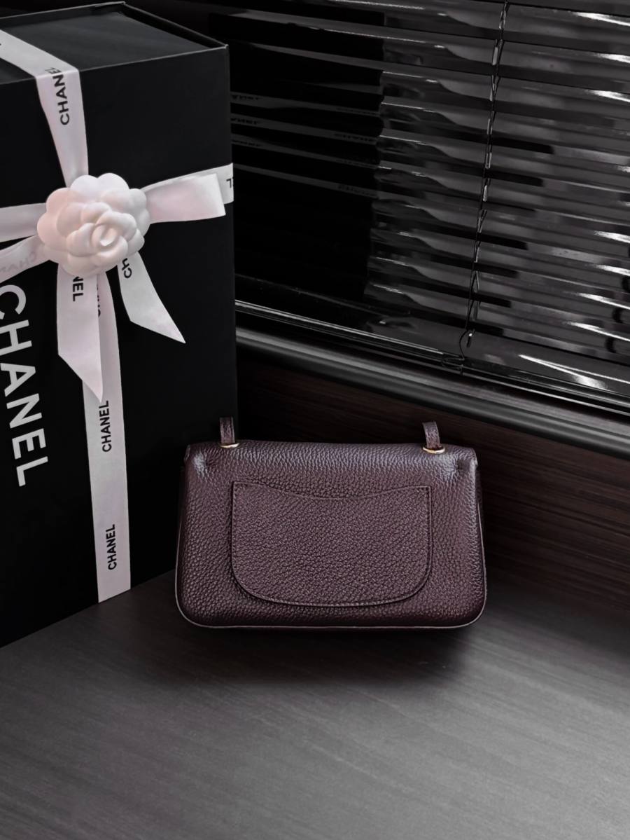 Chanel 26B Classic Flap Mini 20 x 13 x 6 B4C3