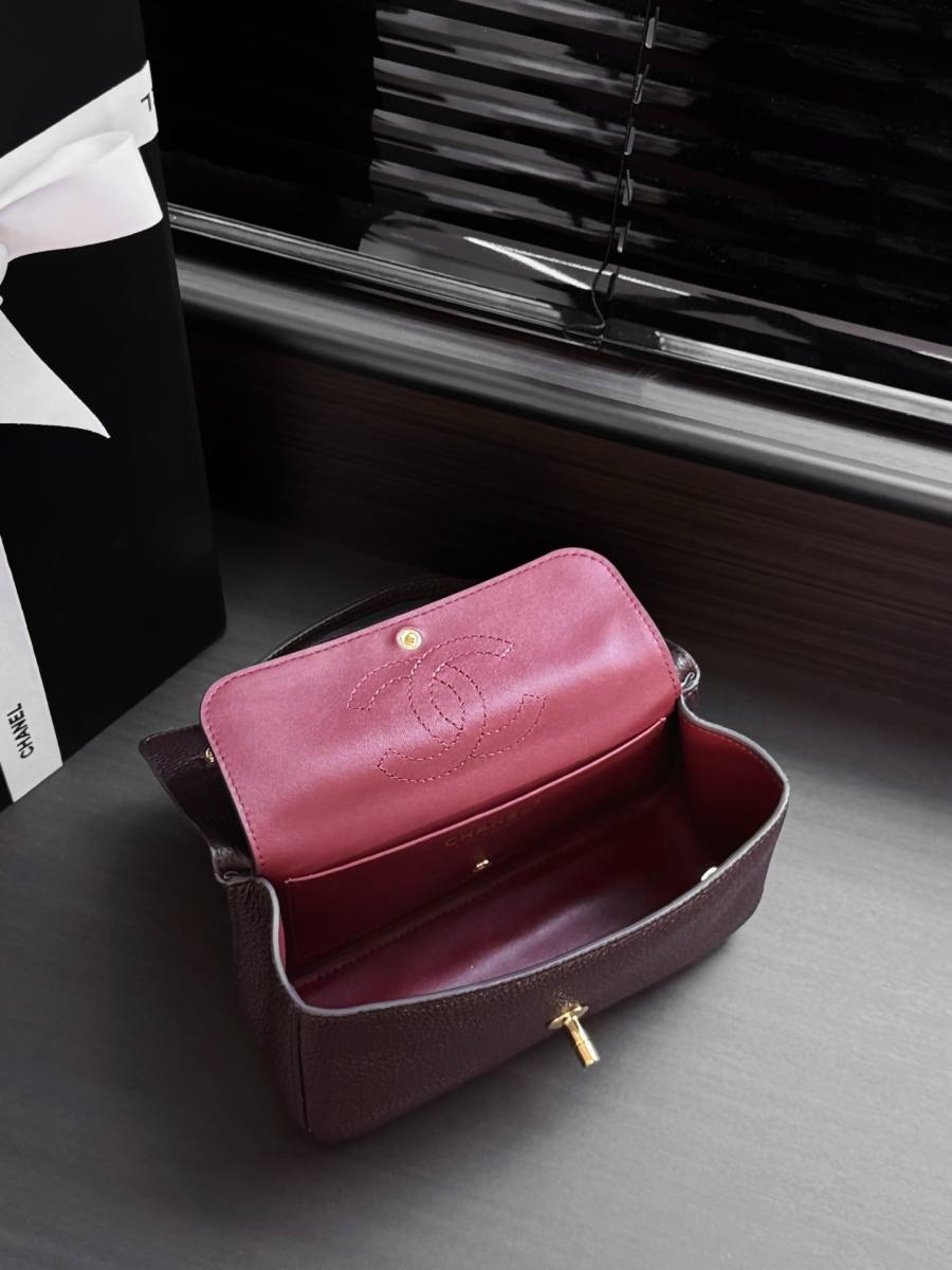 Chanel 26B Classic Flap Mini 20 x 13 x 6 B4C3