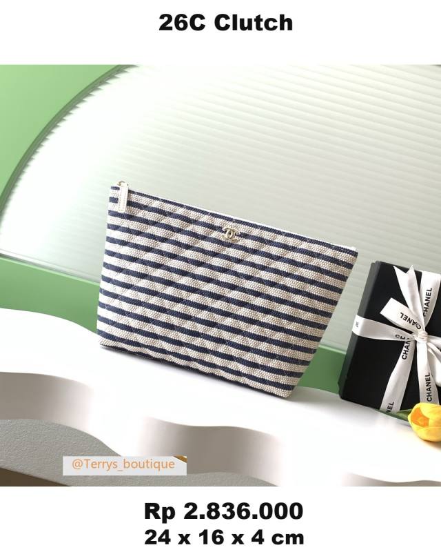 Chanel 26C Clutch 24 x 16 x 4 3D17