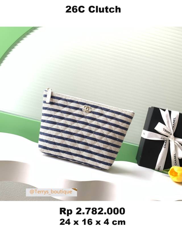 Chanel 26C Clutch 24 x 16 x 4 3F54