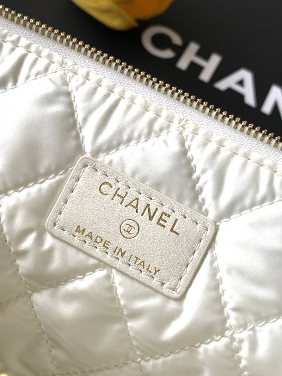 Chanel 26C Clutch 24 x 16 x 4 9C5A