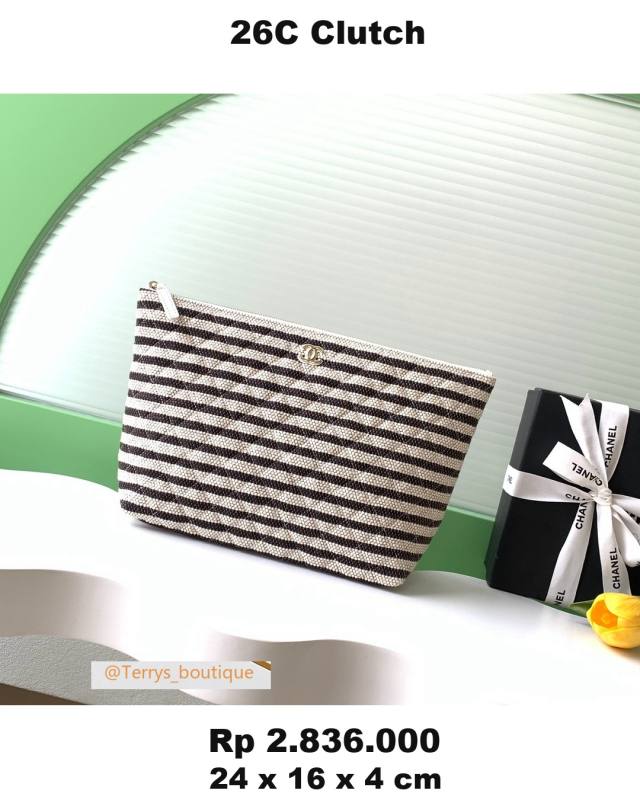 Chanel 26C Clutch 24 x 16 x 4 9C5A