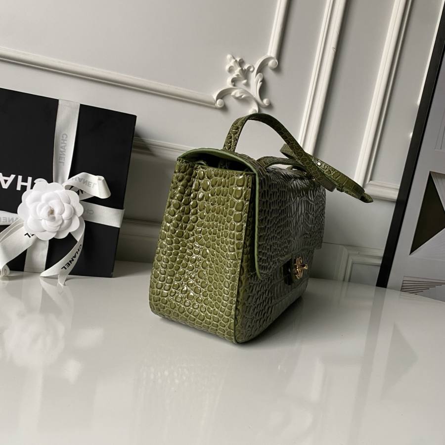 Chanel 26S Airport Bag AS6231 28 x 18 x 10 3A0B
